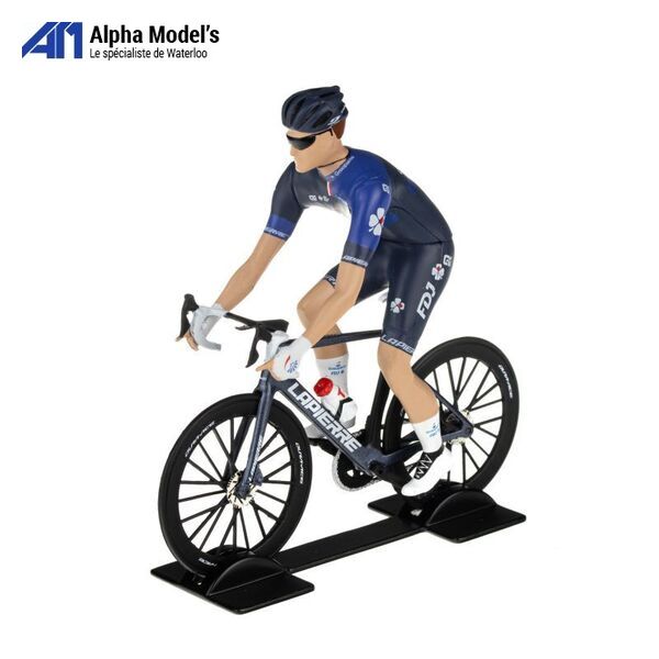 BOITE DE 3 COUREURS CYCLISTES, HO, PAR NOCH 15897 BOITE DE 3 COUREURS CYCLISTES, HO, PAR NOCH 15897